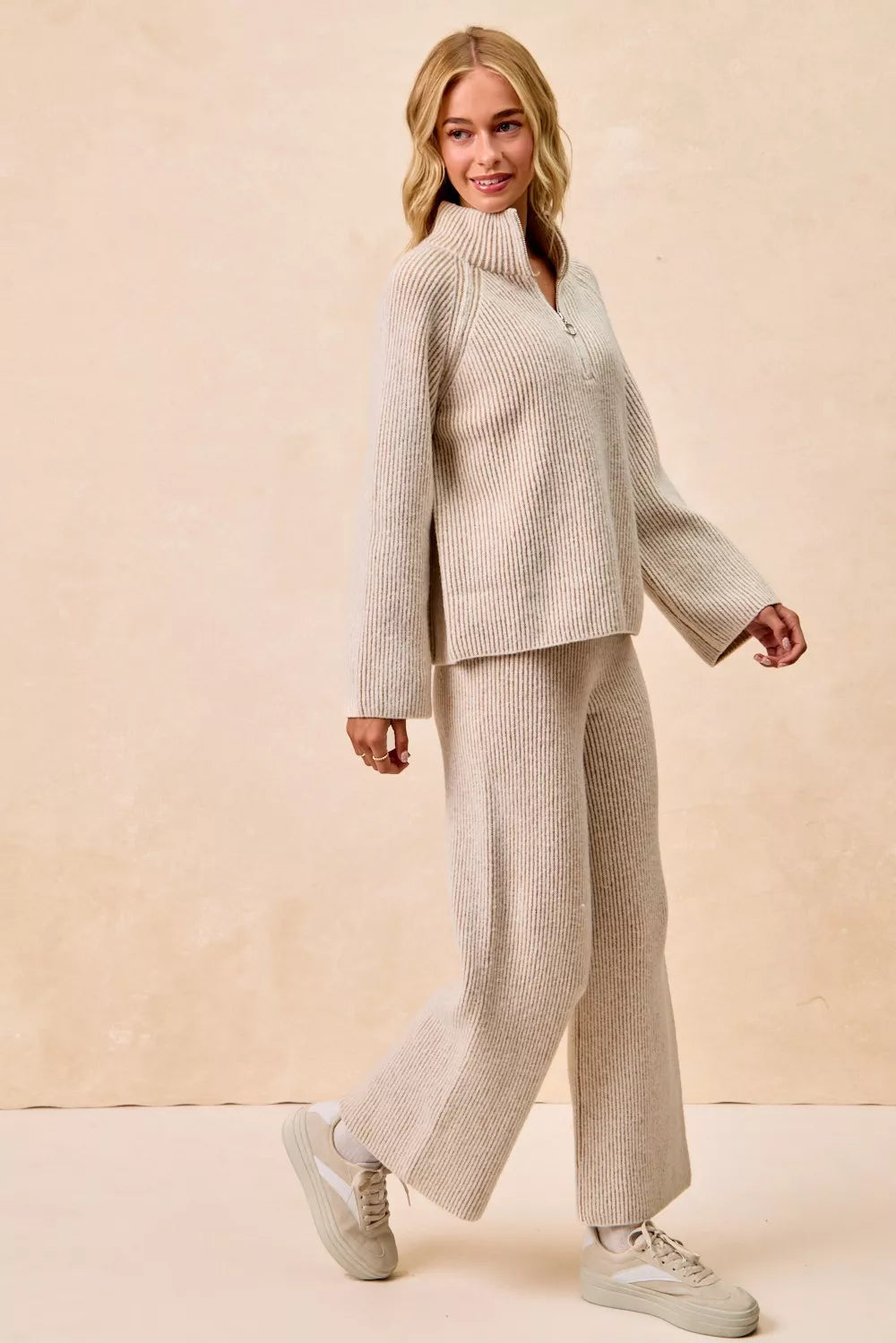 BiBi Two Tone Rib Texured Knit Collared Top with Zip Up - Godess beauty 