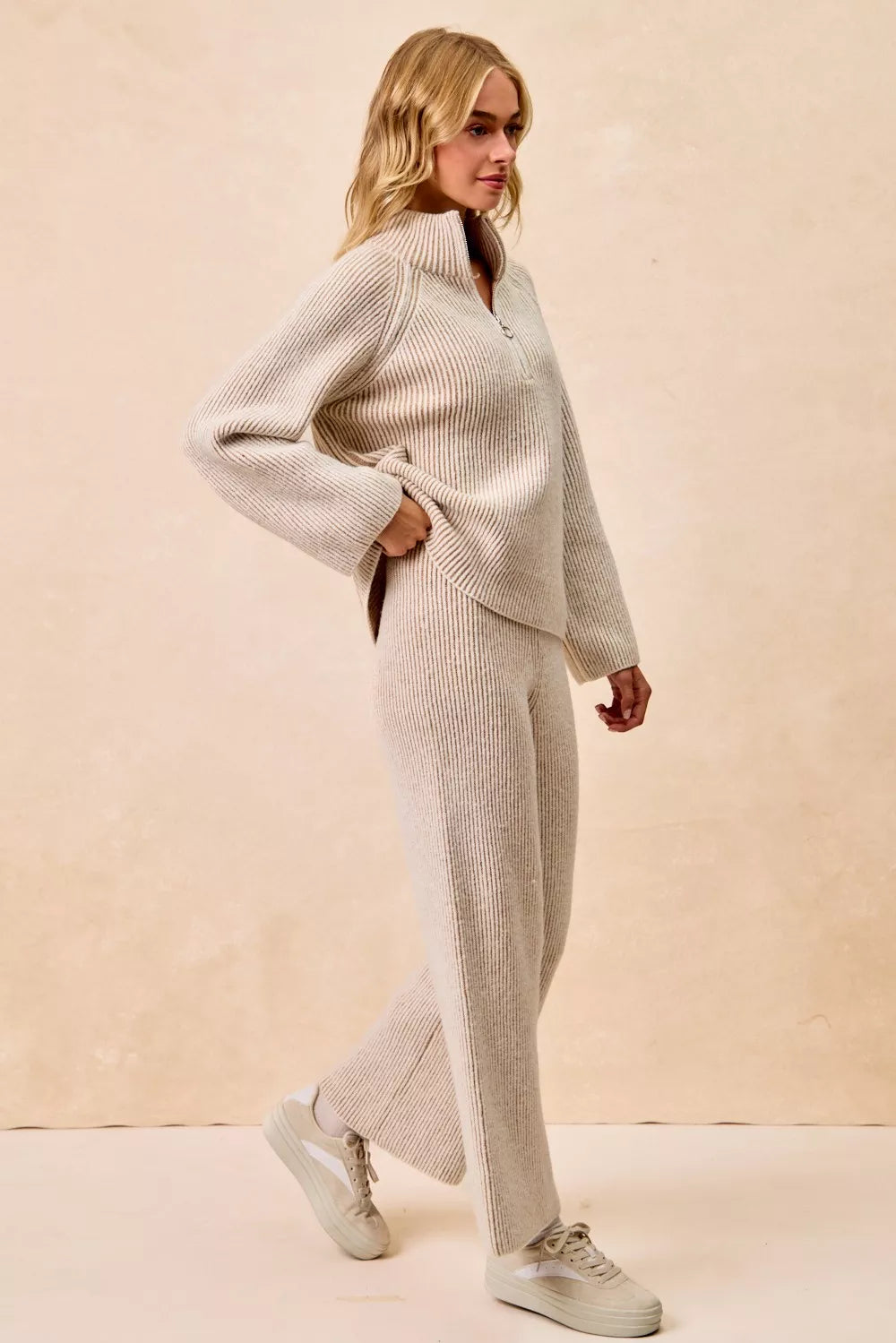 BiBi Two Tone Rib Texured Knit Collared Top with Zip Up - Godess beauty 